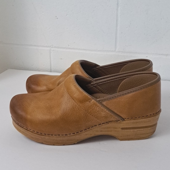 Dansko Professional Honey Distressed Leather Clogs Sz41 10.5-11 - Picture 3 of 16